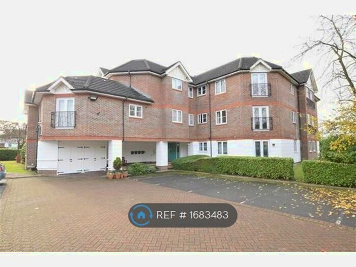 2 Bedroom Flat To Rent In Bartholomew Court, Edgware, HA8