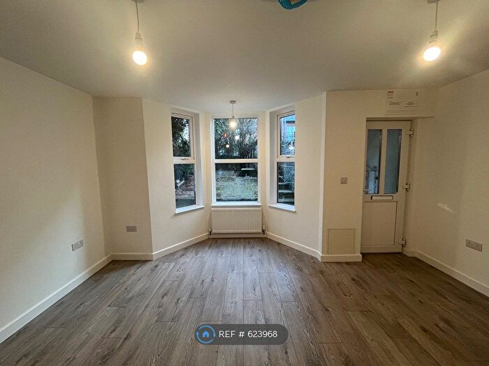 1 Bedroom Flat To Rent In Stoke Road, Slough, SL2