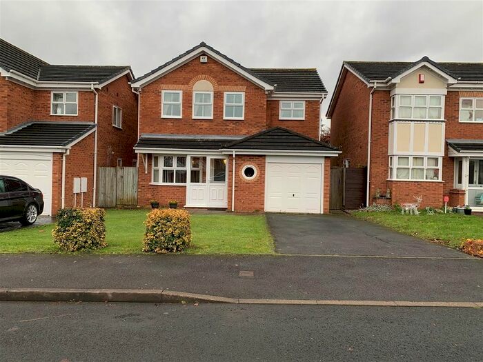 4 Bedroom Detached House To Rent In St. Catharines Close, Walsall, WS1