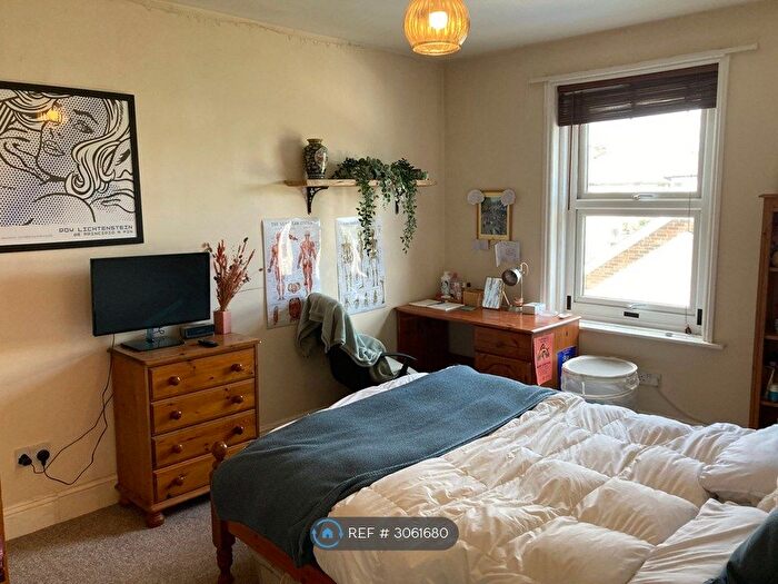 5 Bedroom Semi-Detached House To Rent In Shelbourne Road, Bournemouth, BH8