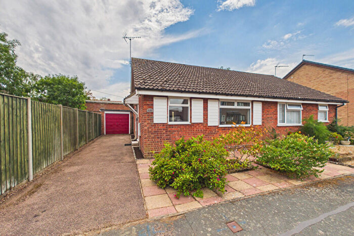 2 Bedroom Semi-Detached Bungalow For Sale In Gainsborough Drive, Halesworth, IP19