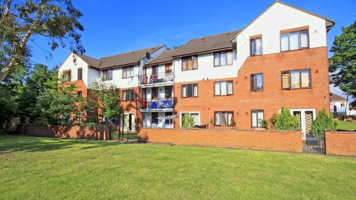 2 Bedroom Flat To Rent In Whitton Road, Whitton, Hounslow, TW3