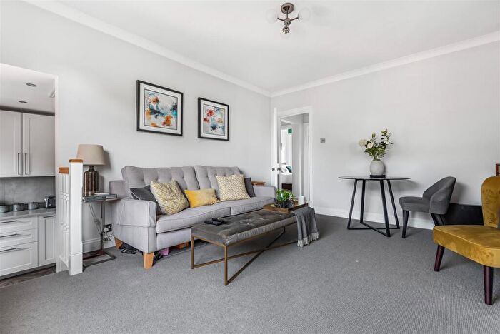 2 Bedroom Flat To Rent In Surbiton Road, Kingston Upon Thames, Surrey, KT1