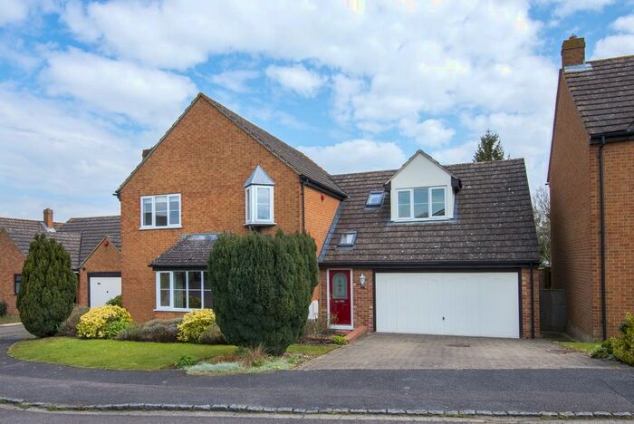 5 Bedroom Flat To Rent In Conifer Close, OX2