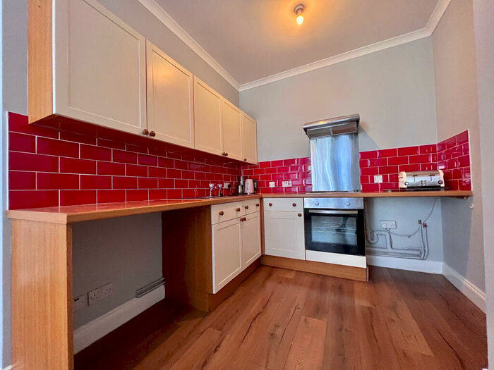 1 Bedroom Flat To Rent In Royal Court Apartments, PO2
