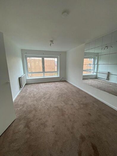 1 Bedroom Flat To Rent In Shaw Place, Central, Greenock, PA15