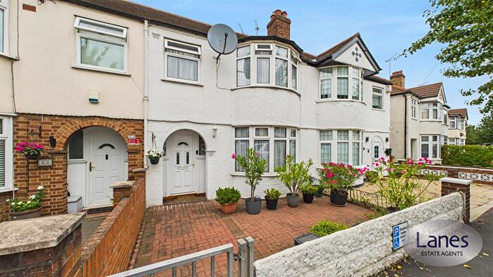 3 Bedroom Terraced House For Sale In Abbey Road, Waltham Cross, EN8