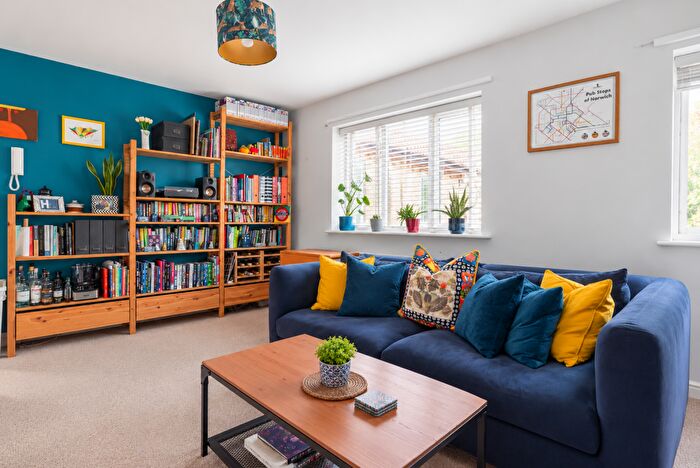 1 Bedroom Flat For Sale In Britton Close, London, SE6