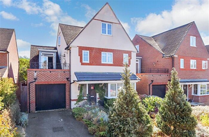 5 Bedroom Detached House For Sale In Greenhurst Drive, East Grinstead, West Sussex, RH19