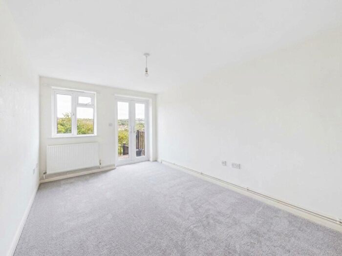 2 Bedroom Flat To Rent In Thompson Road, Brighton, BN1