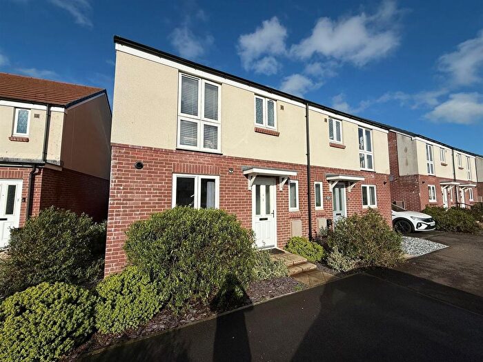 3 Bedroom Retail For Sale In Linnett Court, Lydney, GL15