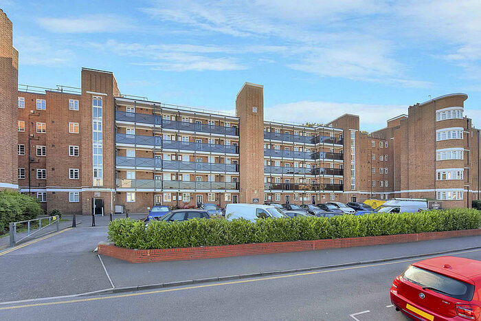 4 Bedroom Apartment To Rent In Glenbuck Court, Glenbuck Road, Surbiton, KT6