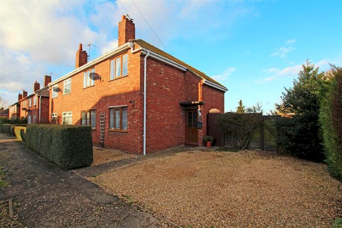 3 Bedroom Semi-Detached House For Sale In Harrow Road, Deeping St. Nicholas, Spalding, PE11
