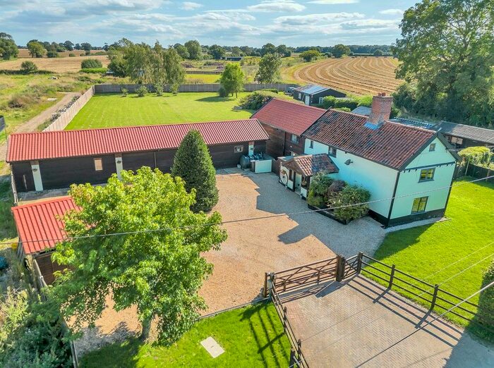 5 Bedroom Detached House For Sale In New Buckenham Road, Banham, Norwich, NR16