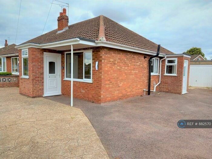 3 Bedroom Bungalow To Rent In Tiercel Avenue, Norwich, NR7