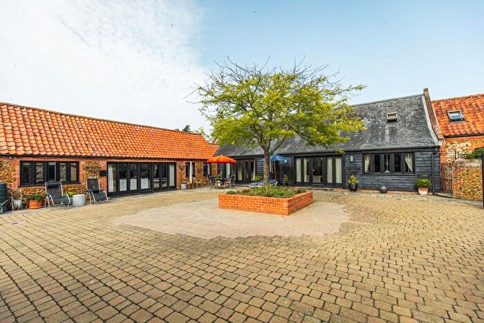 4 Bedroom Barn Conversion For Sale In Old Hunstanton, PE36