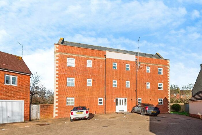 2 Bedroom Flat For Sale In Thursday Street, Swindon, SN25