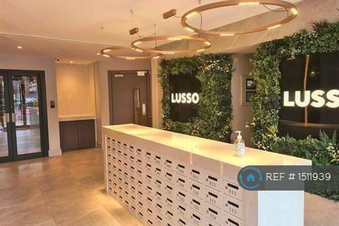 2 Bedroom Flat To Rent In Chuchill Way, Macclesfield, SK11