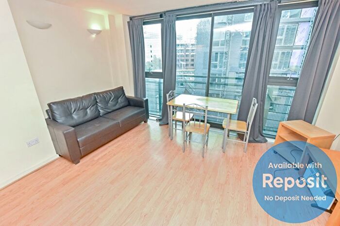 2 Bedroom Flat To Rent In Chapel Street, City Centre, Salford, M3