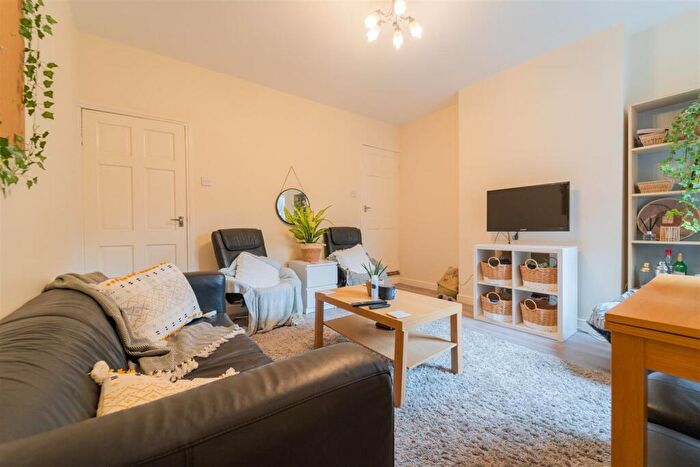 4 Bedroom House To Rent In Tiverton Road, Birmingham, B29
