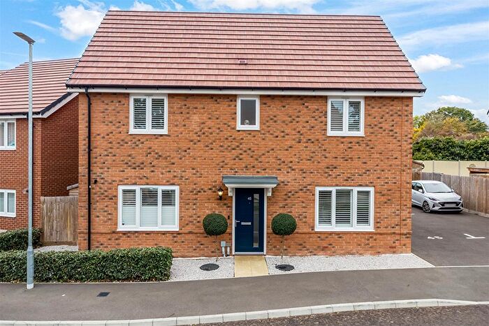 3 Bedroom Detached House For Sale In St Johns Road, Goffs Oak, EN7