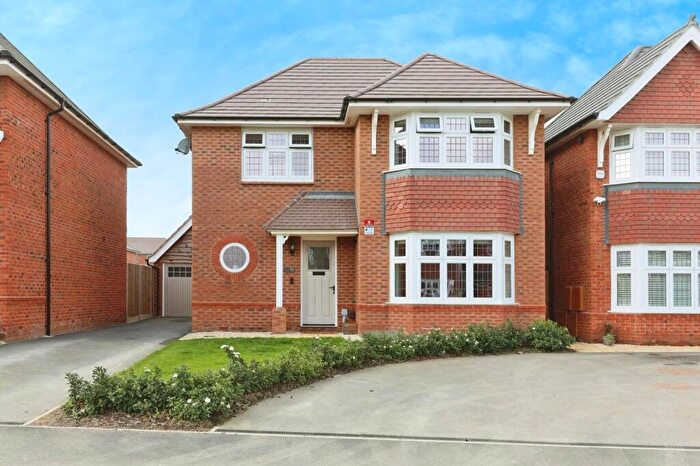 3 Bedroom Detached House For Sale In Rangemoor Crescent, B77