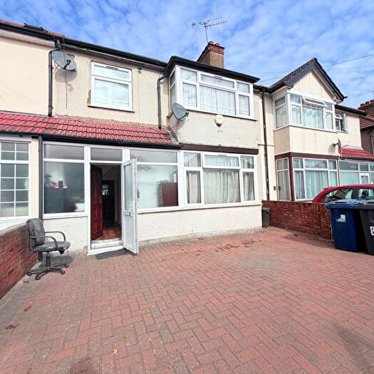 1 Bedroom Bungalow To Rent In Scott Street Road, UB2