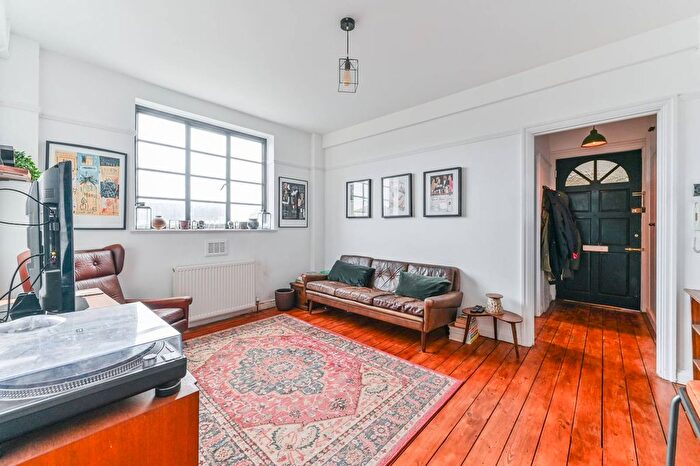 1 Bedroom Flat For Sale In Elmers End Road, Penge, London, SE20