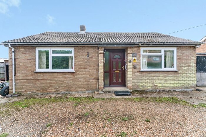 2 Bedroom Detached Bungalow For Sale In Oaklands Avenue, Wistow, Huntingdon, PE28