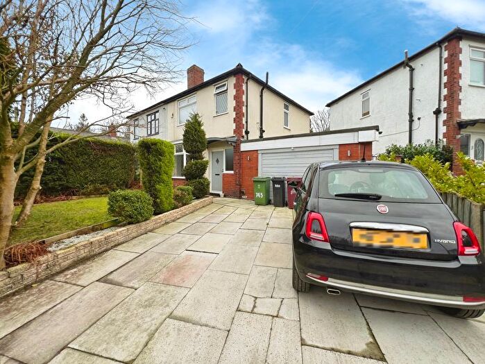 3 Bedroom Semi Detached House For Sale In Belmont Road, Bolton, BL1