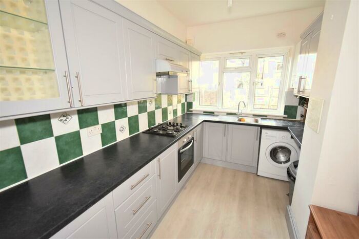 3 Bedroom Flat To Rent In Tynemouth Road, Mitcham, CR4
