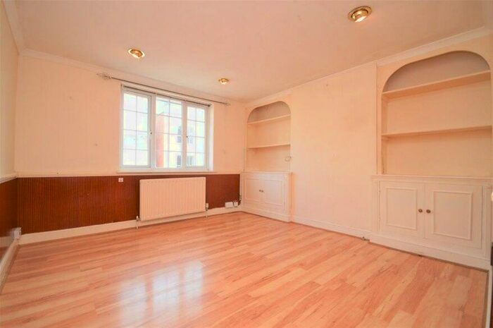 2 Bedroom Flat To Rent In Hatfield Road, St Albans, AL1