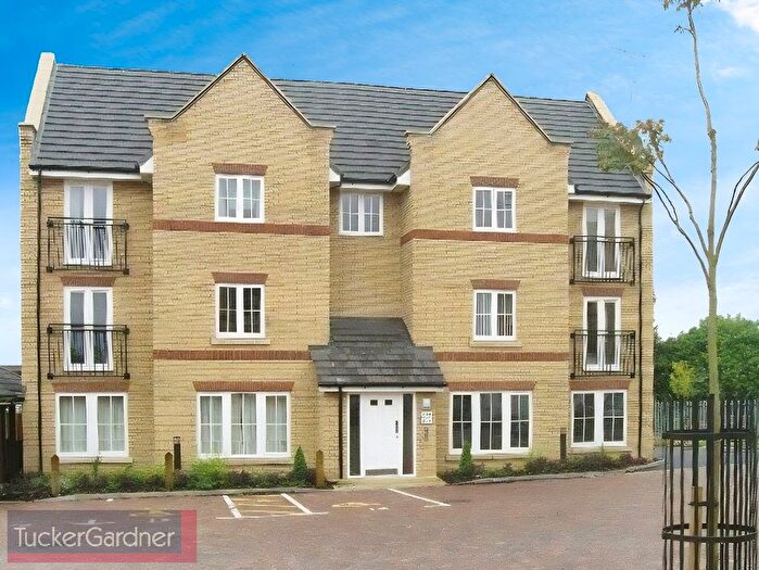 2 Bedroom Flat To Rent In Grebe Court, Cambridge, CB5