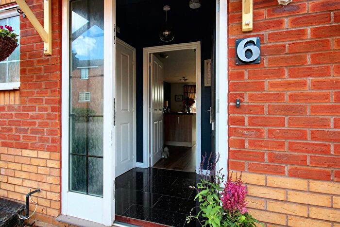 2 Bedroom Semi-Detached House For Sale In St. Laurence Close, Meriden, CV7