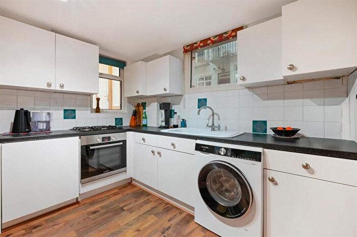 1 Bedroom Flat To Rent In Warwick Square Mews, Westminster, SW1V