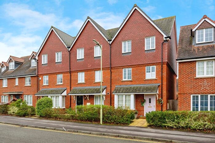 4 Bedroom End Of Terrace House For Sale In Canada Way, Liphook, Hampshire, GU30