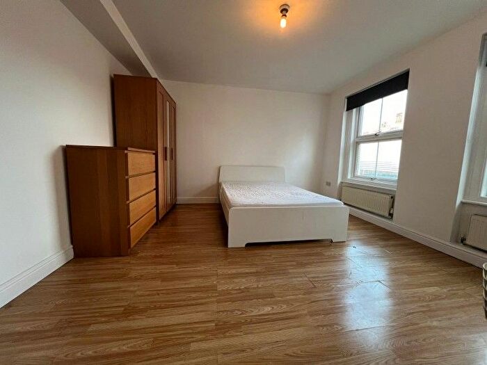 4 Bedroom Flat To Rent In Court Street, London, E1