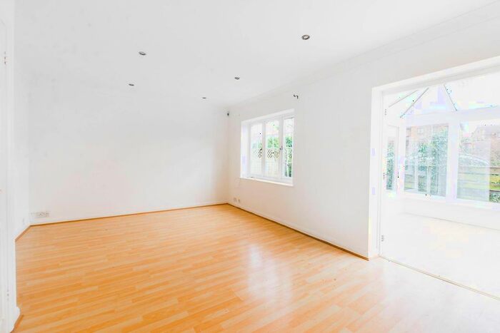 3 Bedroom Property To Rent In The Causeway, East Finchley, London, N2