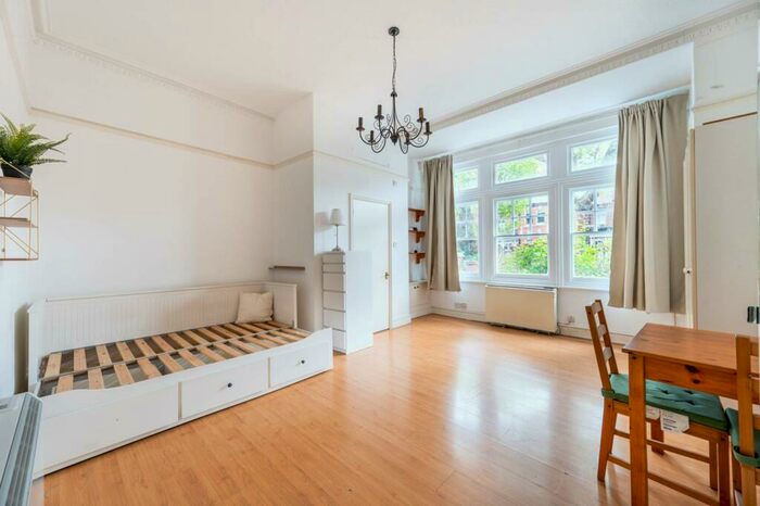 Studio To Rent In Dartmouth Road, Mapesbury Estate, London, NW2