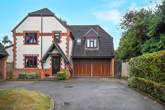 4 Bedroom Detached House For Sale In Honey Close, Great Baddow, Chelmsford, CM2