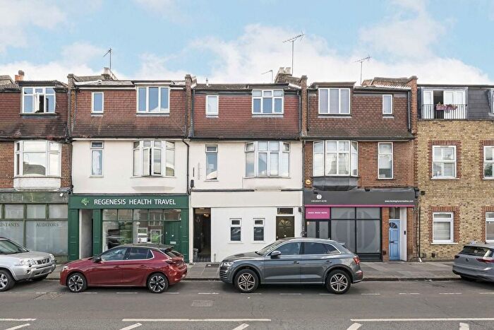 2 Bedroom Flat To Rent In Hampton Road, Twickenham, TW2