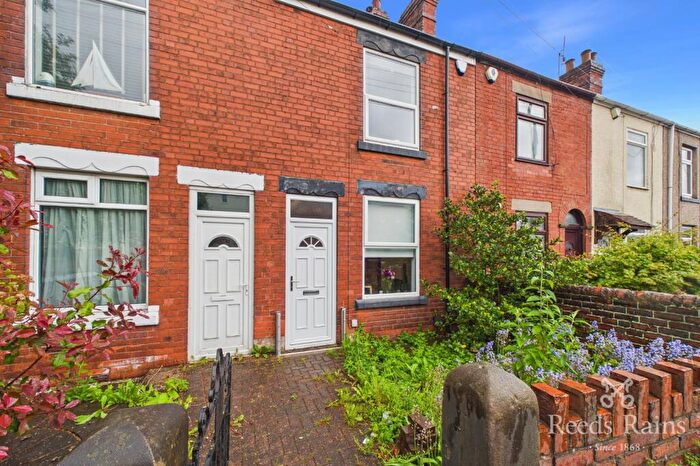 2 Bedroom Terraced House For Sale In Derby Road, Chesterfield, Derbyshire, S40