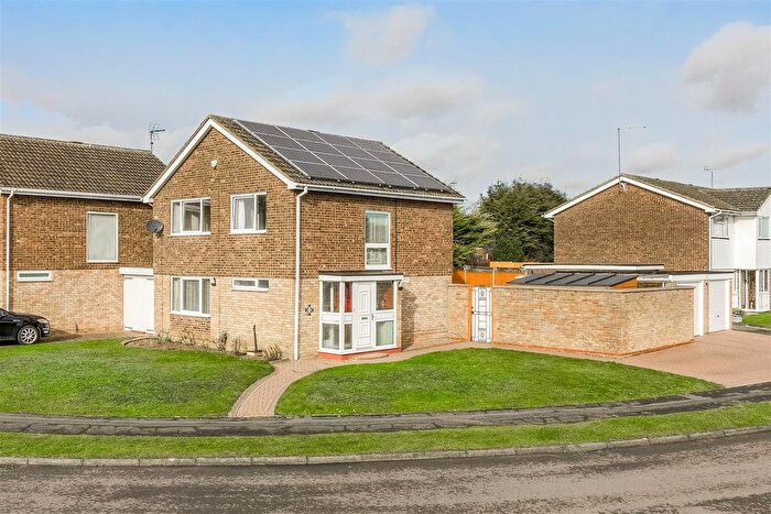 4 Bedroom Detached House For Sale In Oakley Drive, Wellingborough, NN8