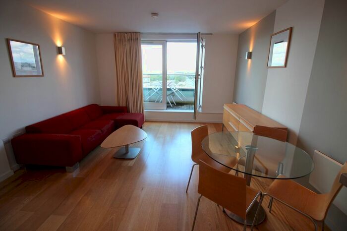 1 Bedroom Flat To Rent In Skyline Central, Northern Quarter, Manchester, M4