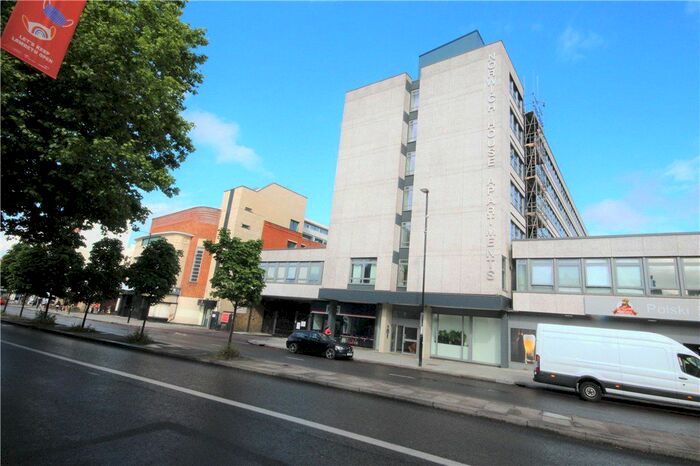 1 Bedroom Flat To Rent In Streatham High Road, London, SW16