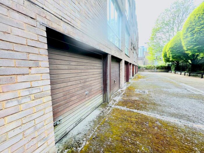 Property To Rent In Leyburn Gardens Garage, CR0