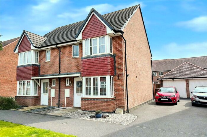3 Bedroom Semi-Detached House To Rent In Randall Way, Littlehampton, West Sussex, BN17