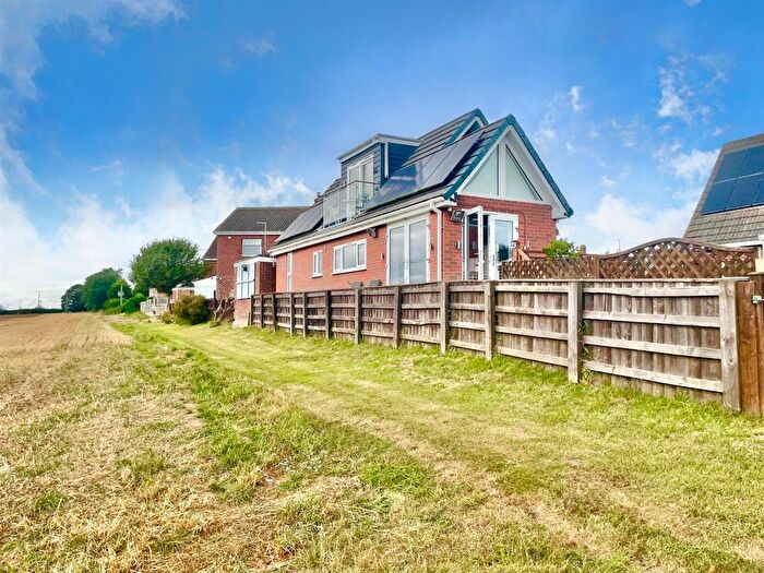 2 Bedroom Detached House For Sale In Ash Grove, Aldbrough, Hull, HU11