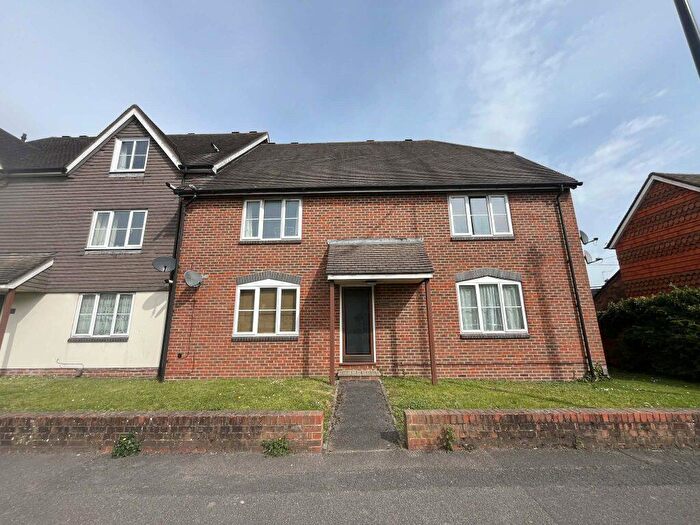 1 Bedroom Flat To Rent In St Thomas Court Thatcham, RG18