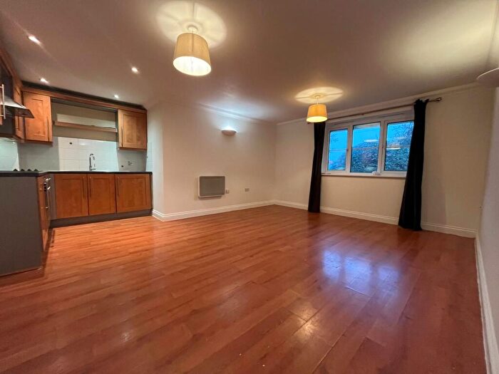 2 Bedroom Flat To Rent In Vicarage Court, Shrub End Road, Colchester, CO3